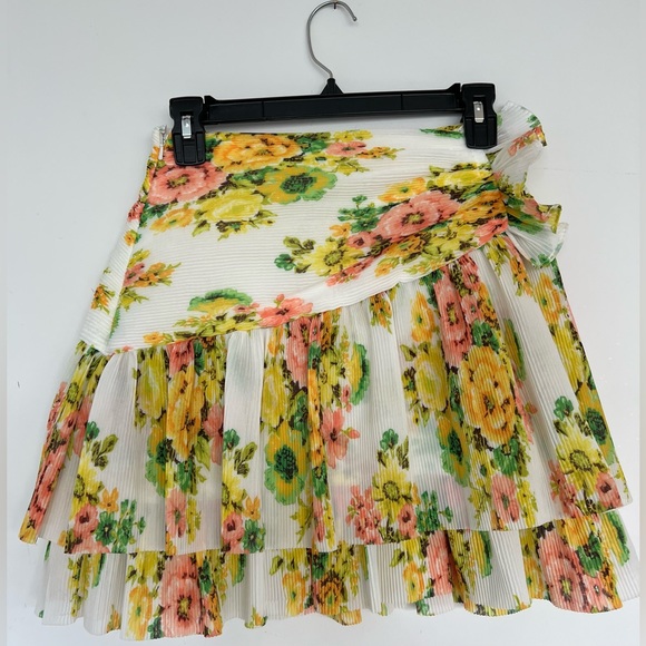Zimmerman. Tiered floral-print chiffon plissé mini skirt. Size - Picture 2 of 5